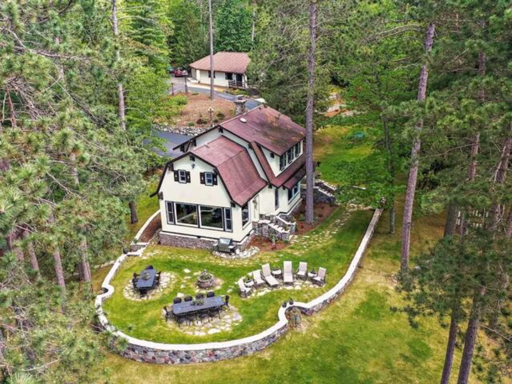 Estate on Yellow Birch Lakeview Vacation Homes