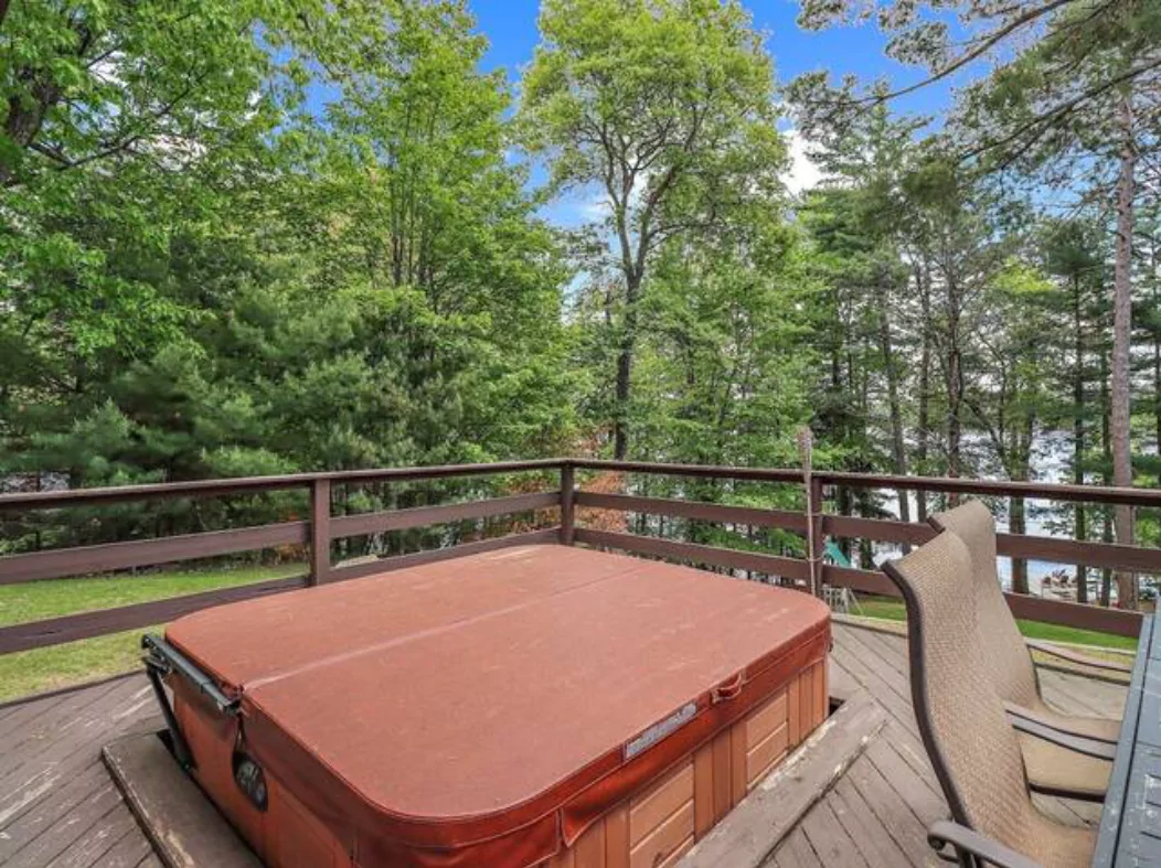 Estate on Yellow Birch Lakeview Vacation Homes